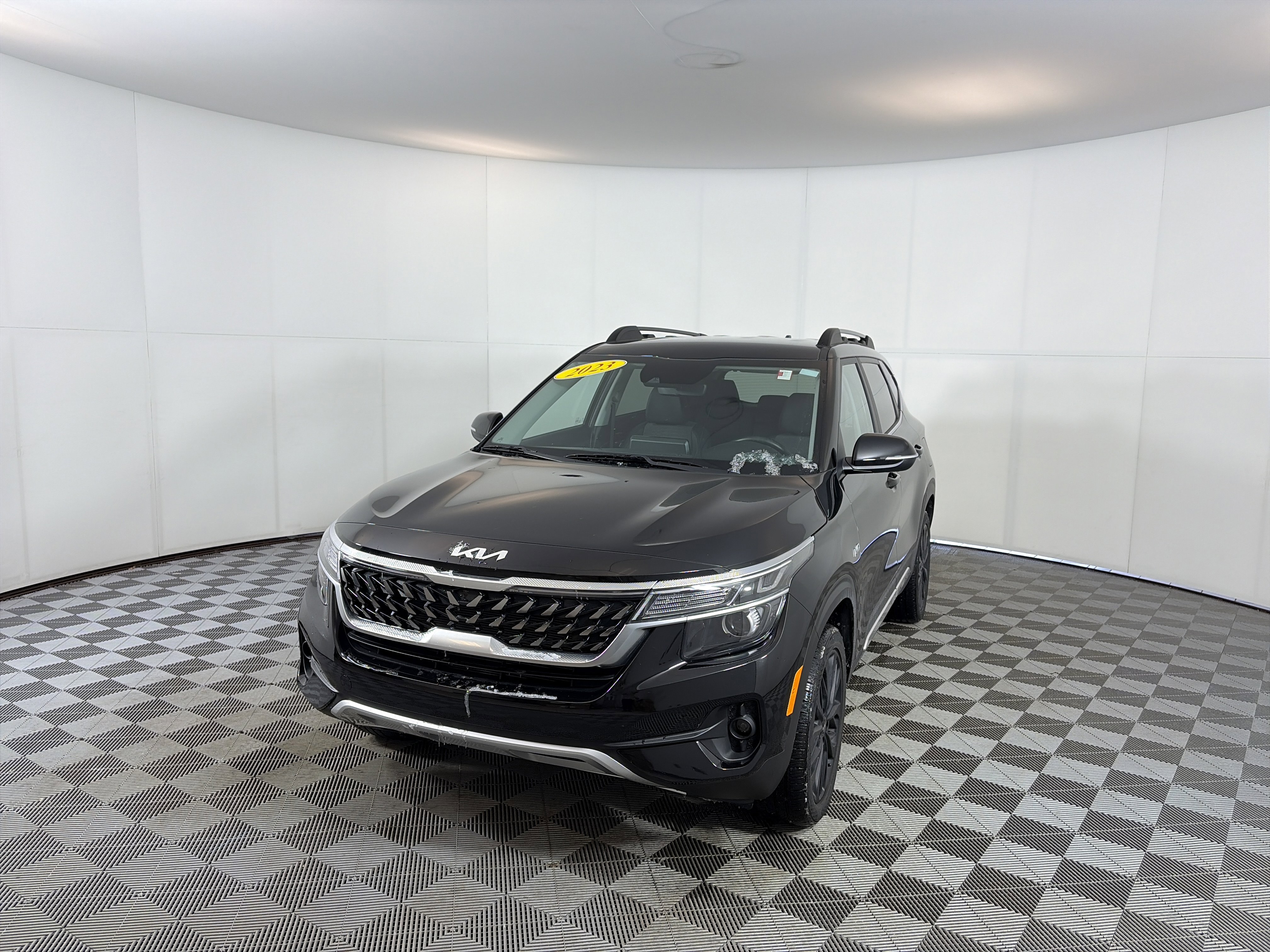 Certified 2023 Kia Seltos Nightfall Edition image 2