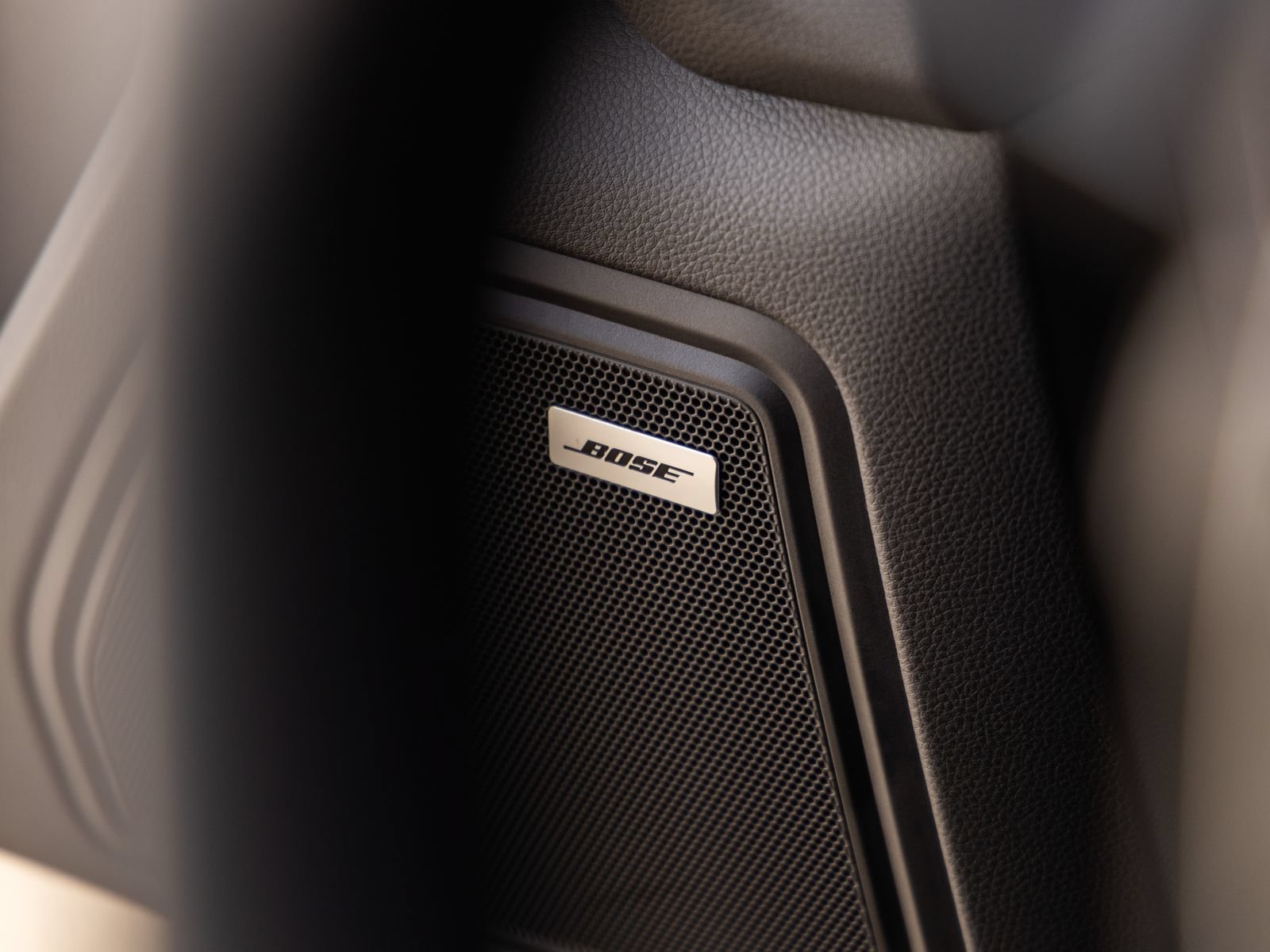 Certified 2026 Porsche Macan AWD/4WD image 25