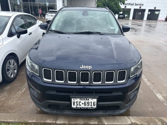 Used 2017 Jeep Compass Latitude w/ Popular Equipment Group FWD image 3