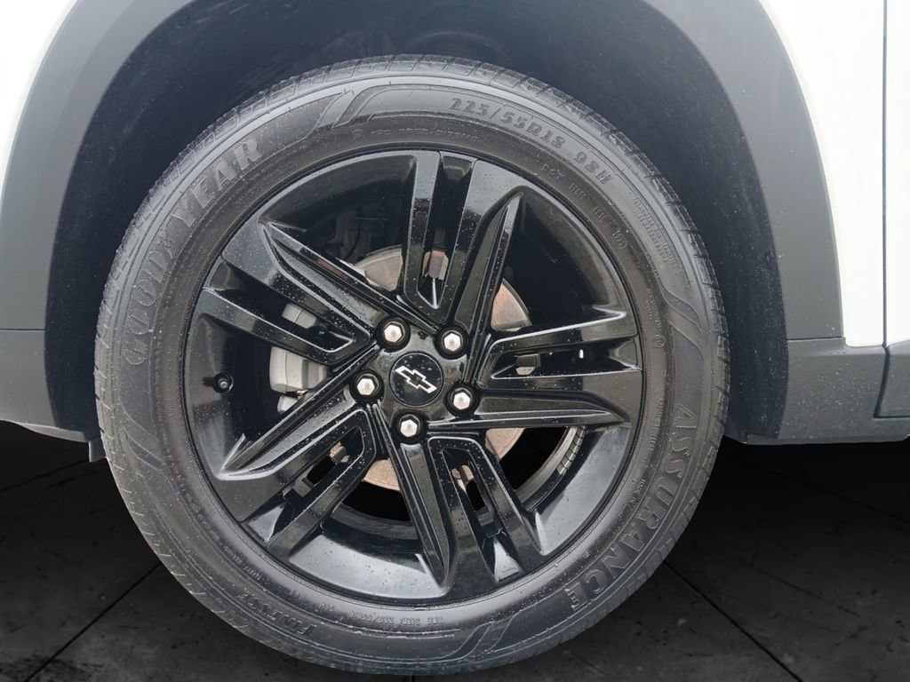 Used 2025 Chevrolet Trax ACTIV w/ Driver Confidence Package image 14