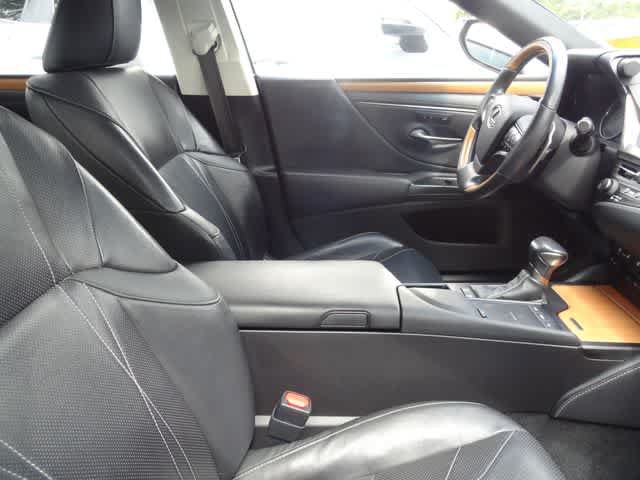 Used 2020 Lexus ES 300h w/ Accessory Package FWD image 9
