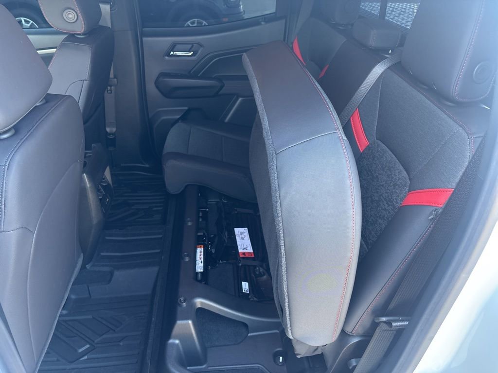 Used 2025 Chevrolet Colorado Z71 w/ Technology Package image 45