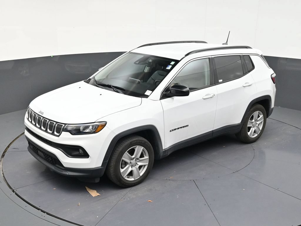 Used 2022 Jeep Compass Latitude FWD image 12