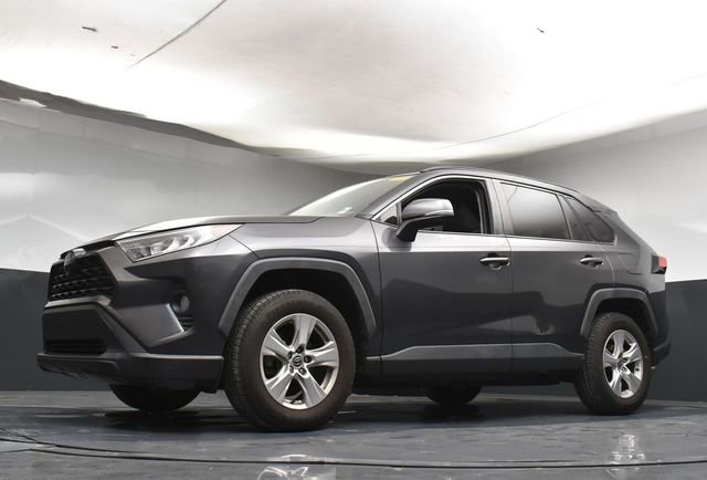 Used 2020 Toyota RAV4 XLE image 33