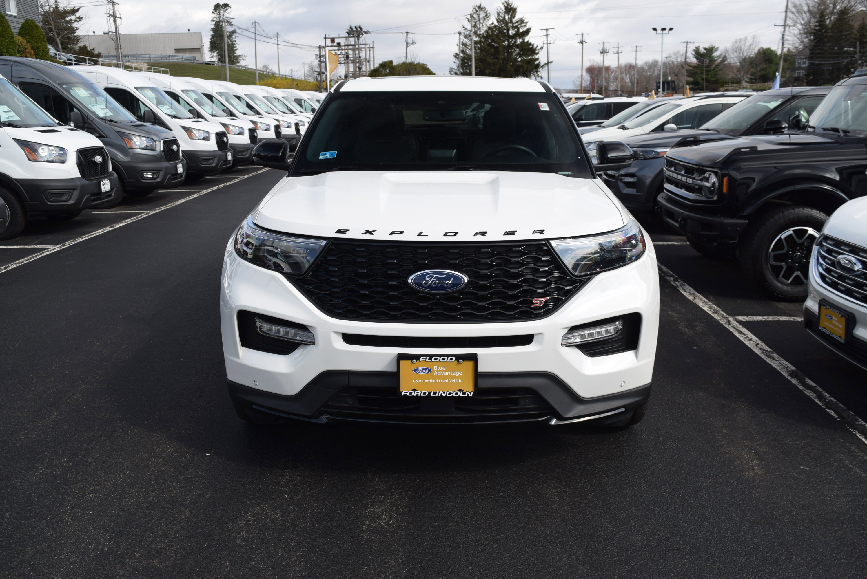 Used 2022 Ford Explorer ST w/ Equipment Group 401A image 2