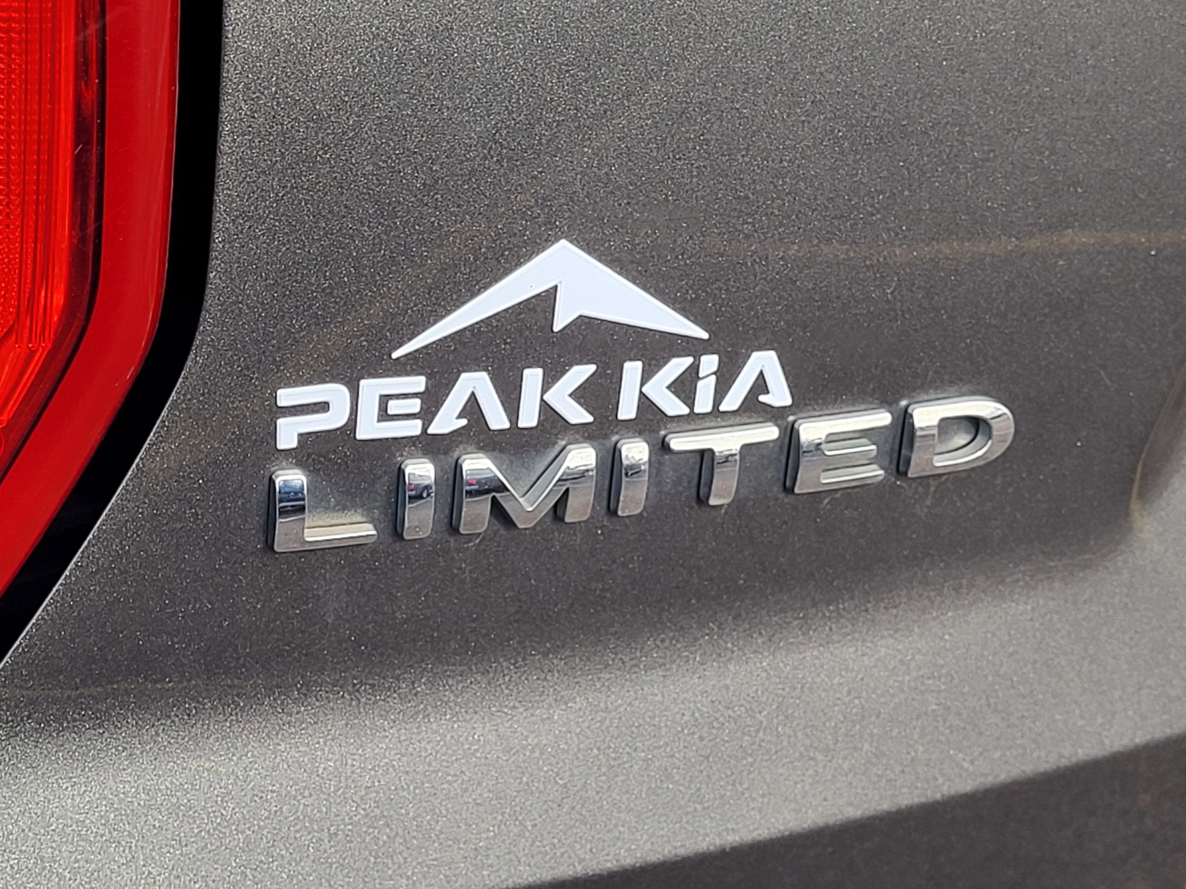 Used 2016 Ford Explorer Limited image 12