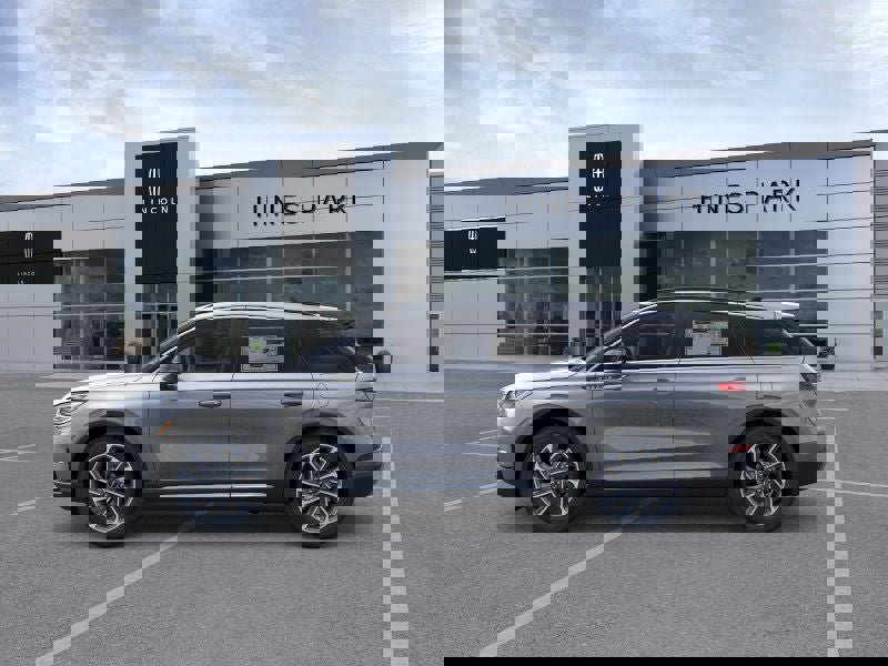 New 2026 Lincoln Corsair Premiere image 3