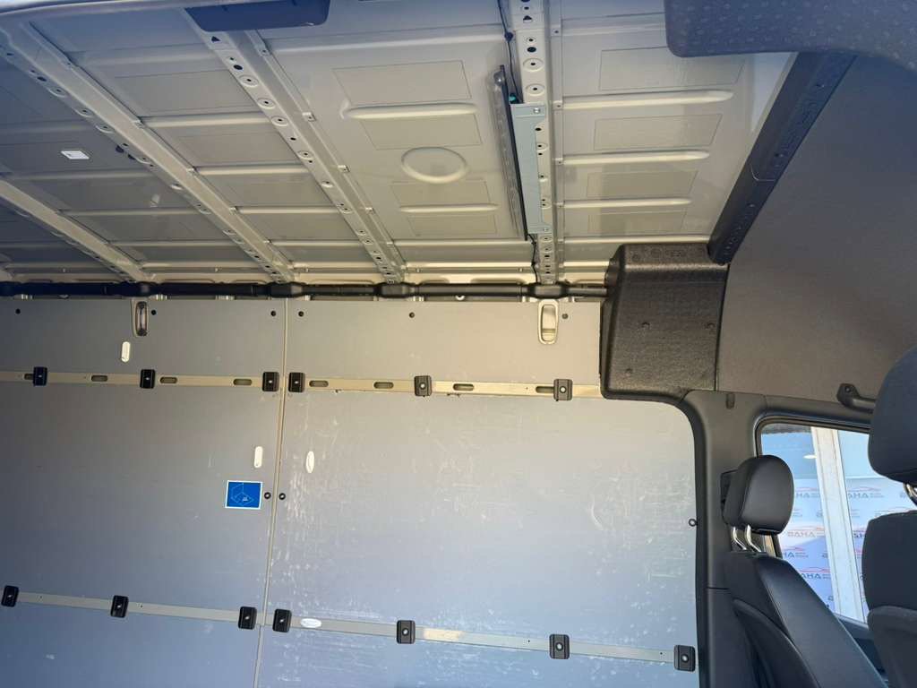 Used 2023 Mercedes-Benz Sprinter 2500 image 31