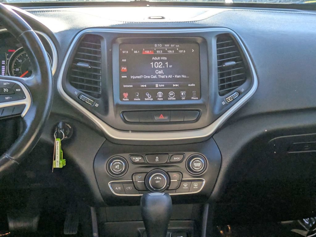 Used 2015 Jeep Cherokee Latitude FWD image 18