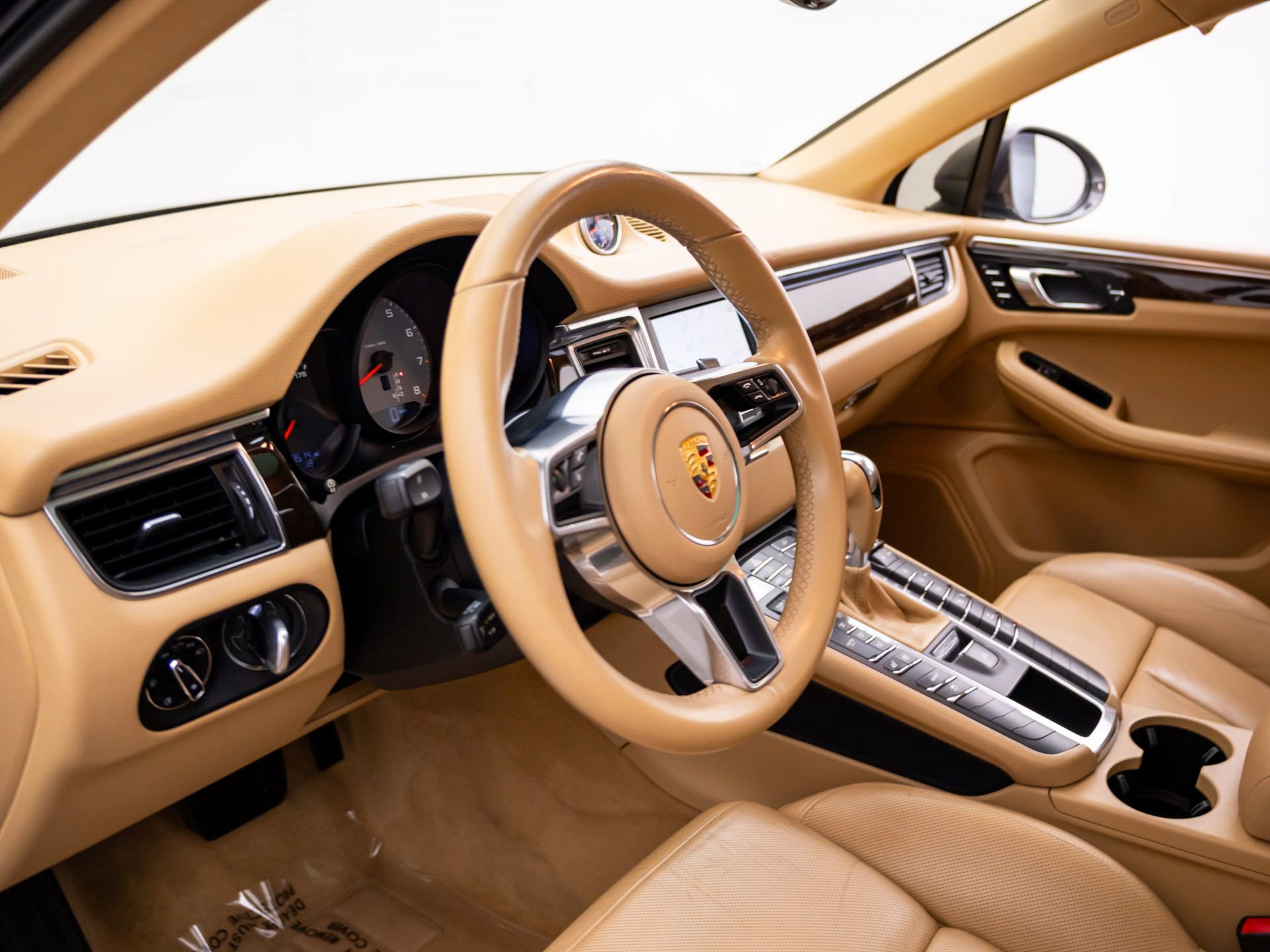 Used 2015 Porsche Macan S AWD/4WD image 4