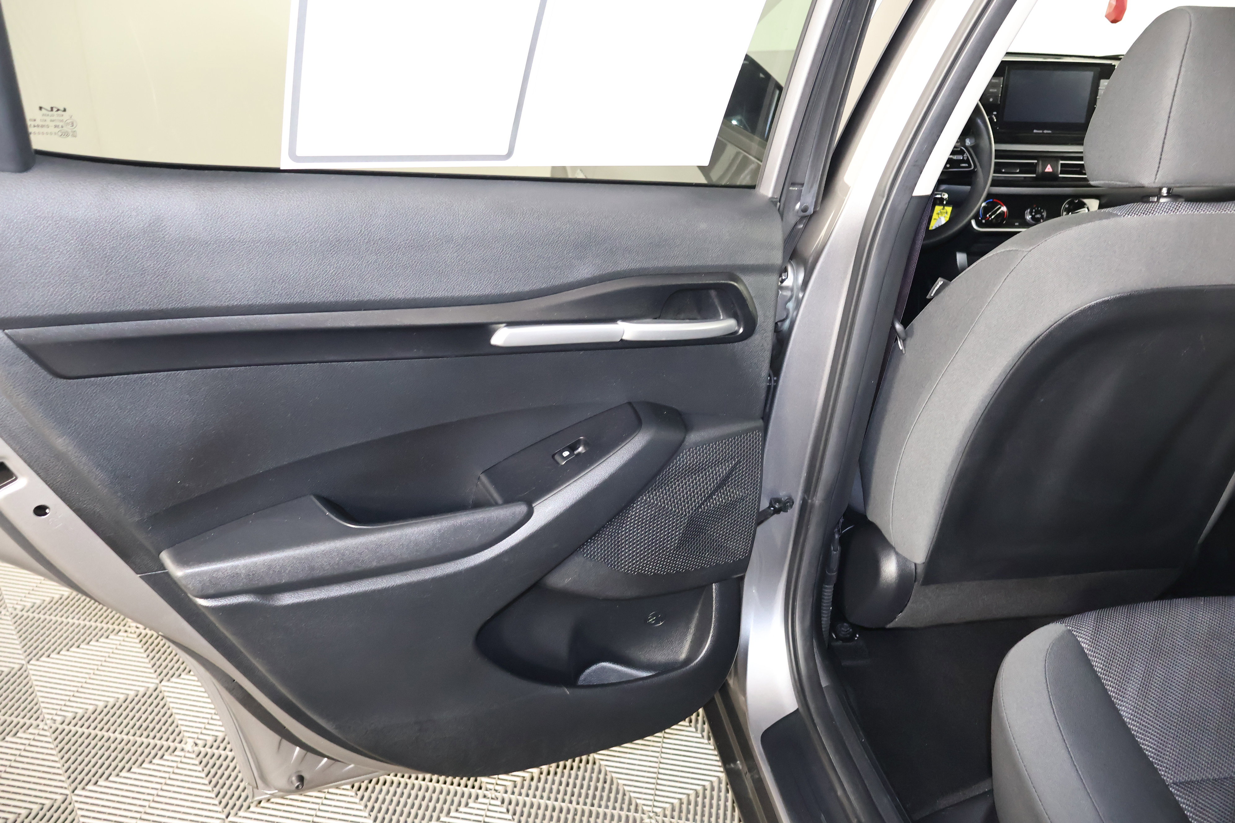 Used 2022 Kia Seltos LX image 46