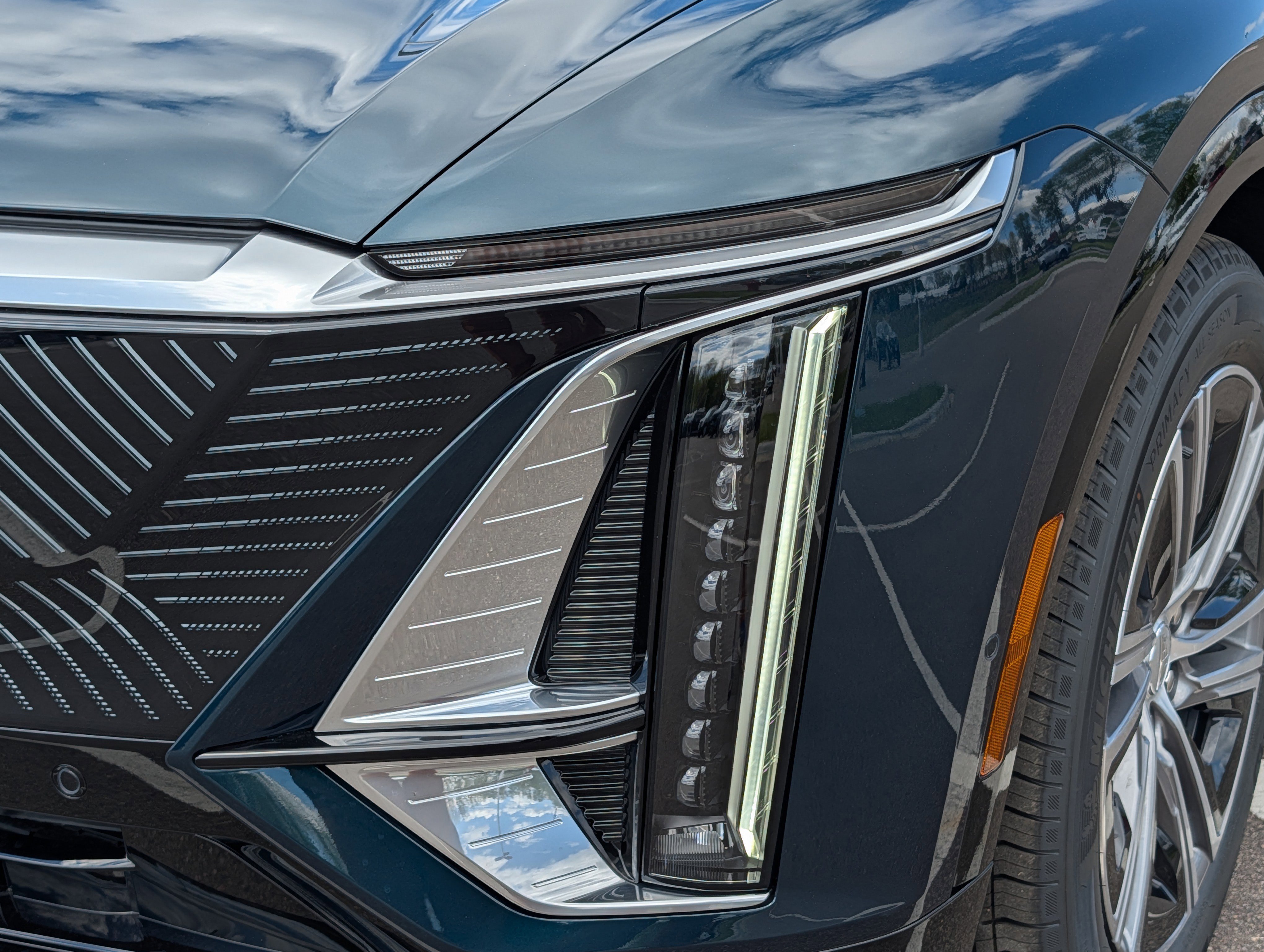 New 2026 Cadillac Lyriq Luxury AWD/4WD image 13