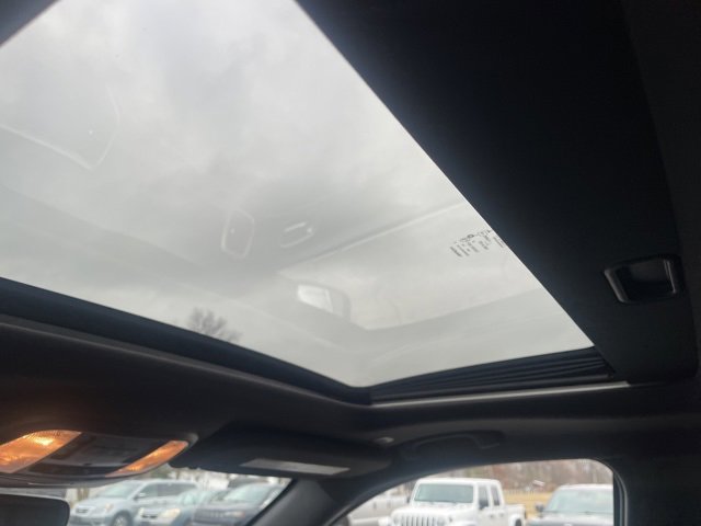 Used 2017 Jeep Grand Cherokee Limited image 14