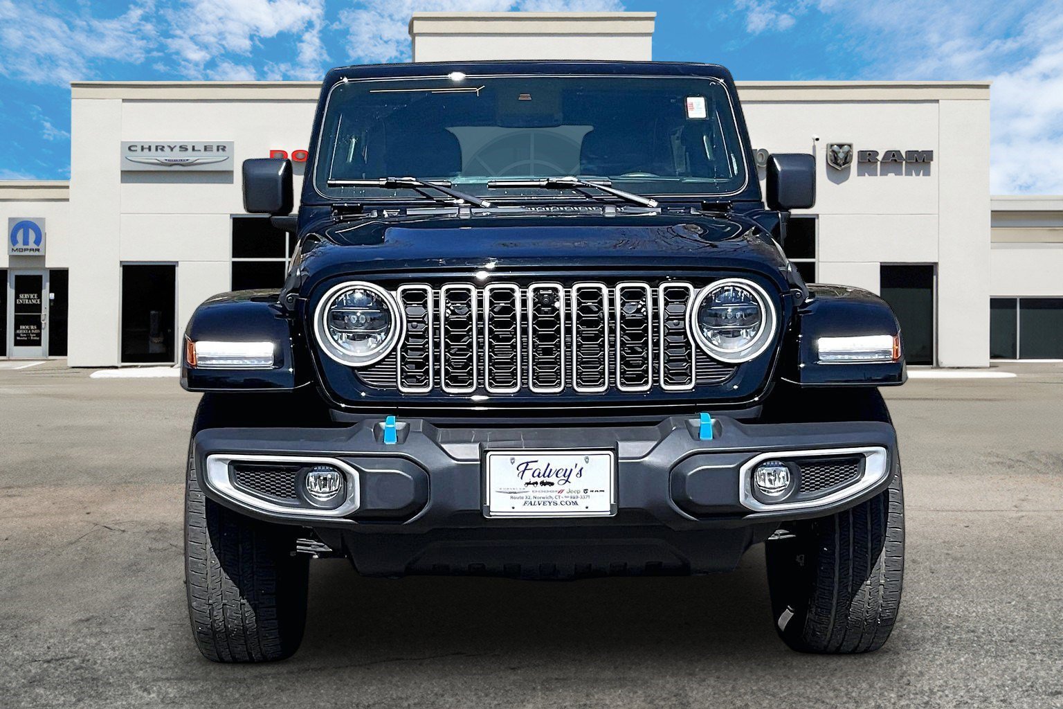 Used 2024 Jeep Wrangler Sahara w/ Technology Group image 3