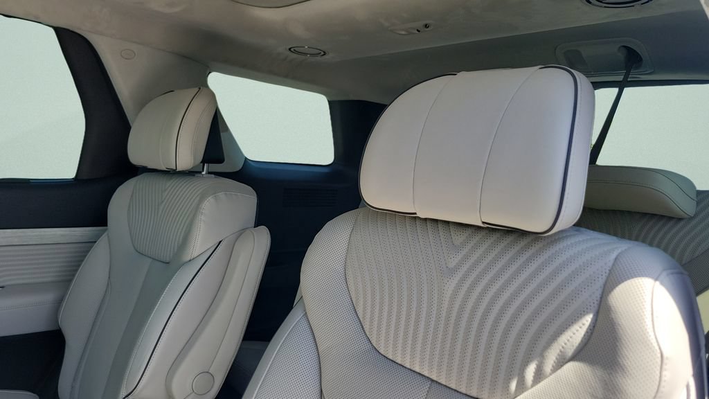 Used 2025 Hyundai Palisade Calligraphy FWD image 10