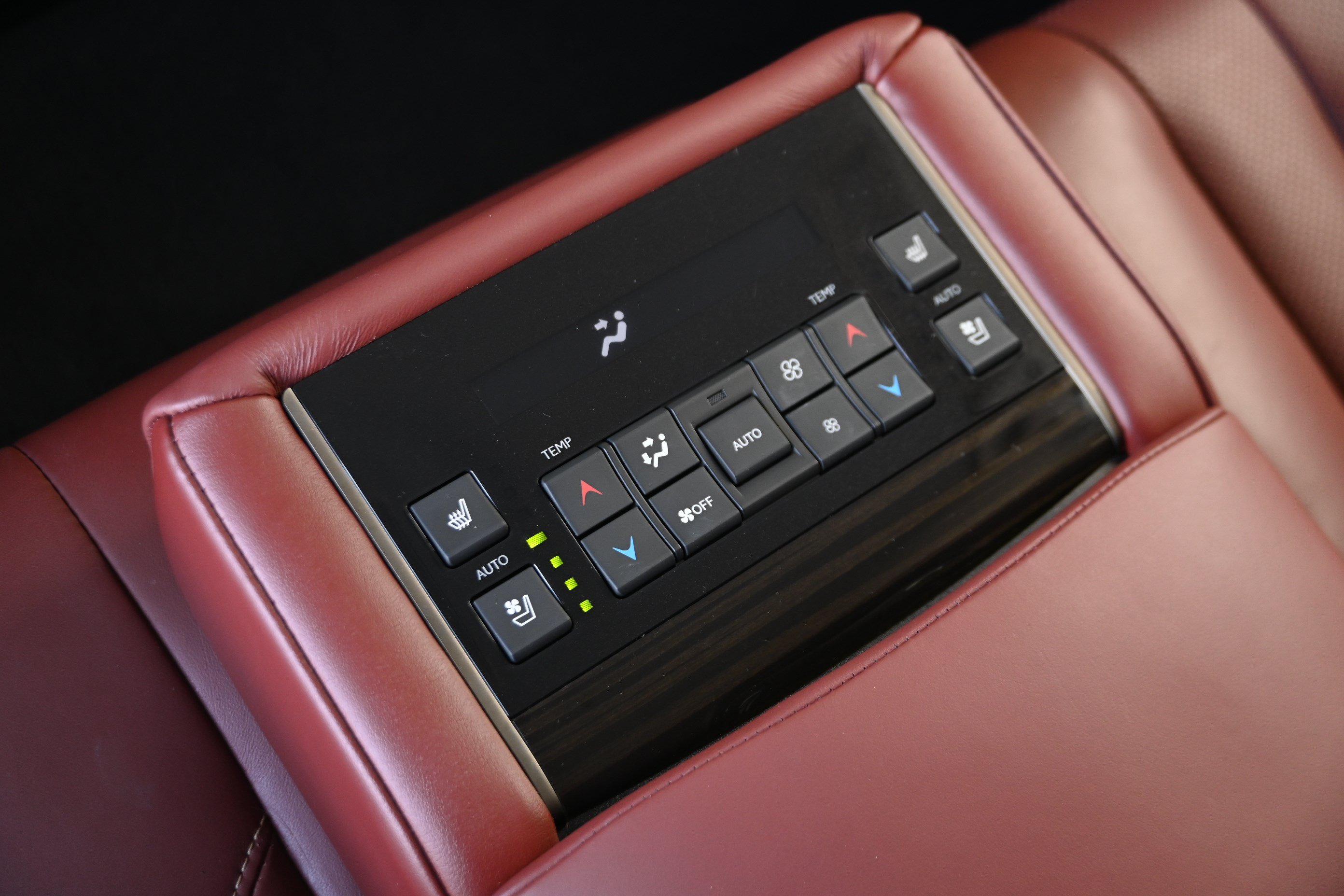 Used 2021 Lexus LX 570 4WD w/ Luxury Package image 32