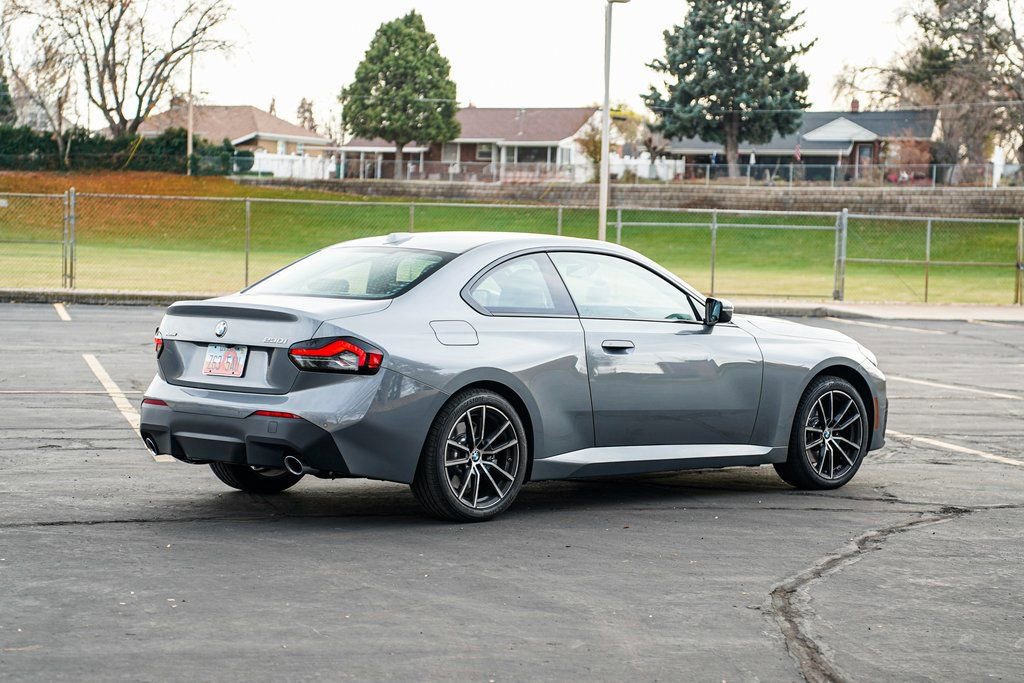 Used 2025 BMW 230i xDrive Coupe w/ Convenience Package image 5