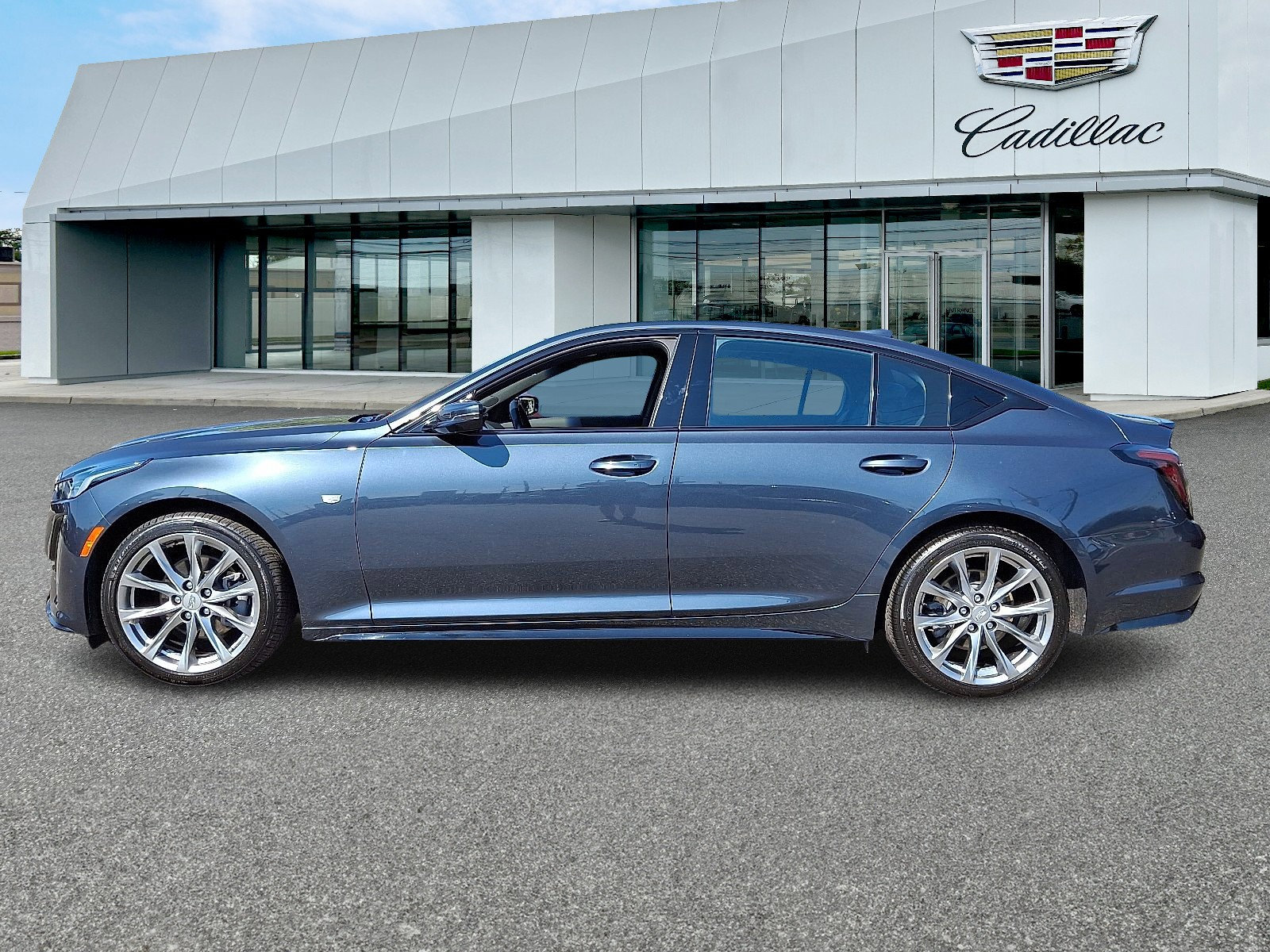 Used 2022 Cadillac CT5 Sport image 2