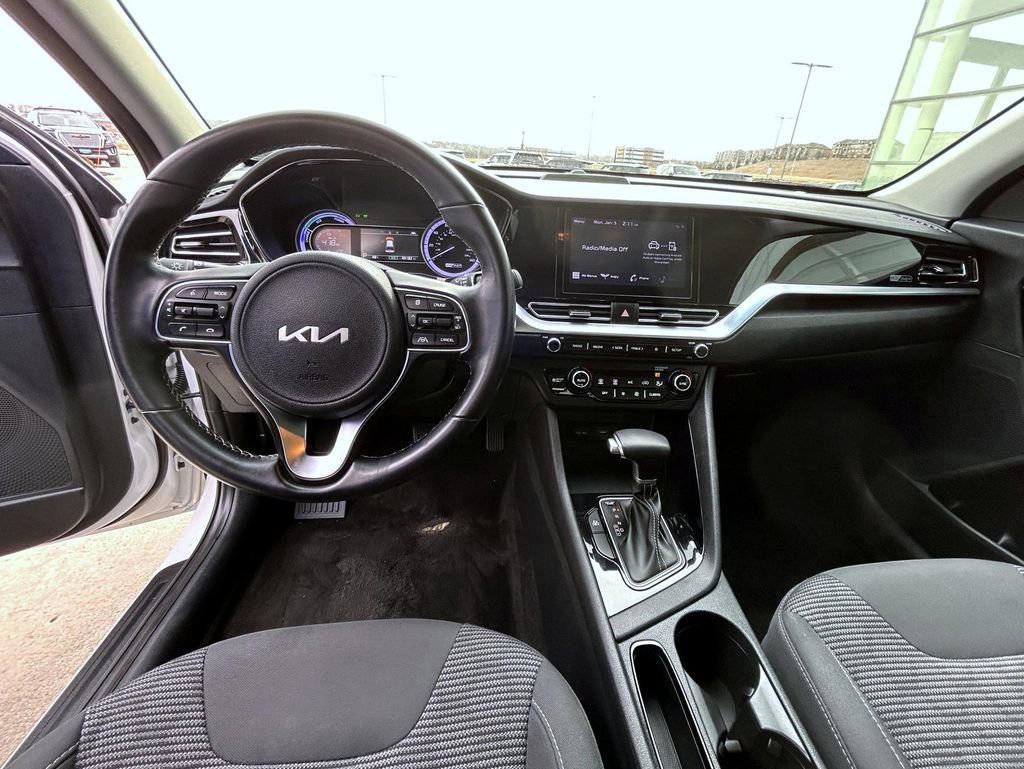 Used 2022 Kia Niro LXS image 13