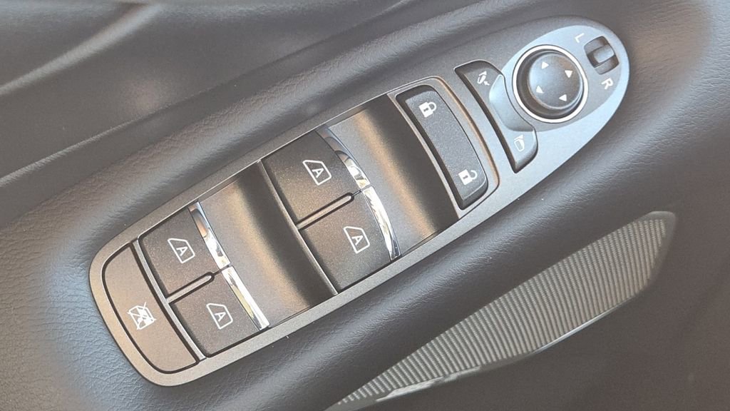 Used 2023 INFINITI Q50 Luxe image 11