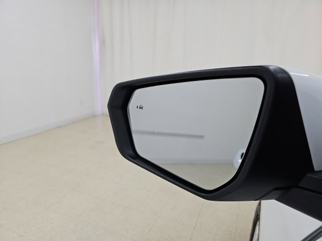 Used 2024 Chevrolet Equinox LT image 27