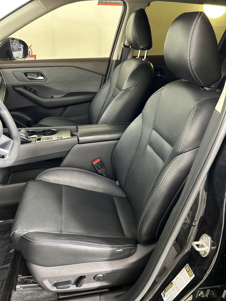 Used 2023 Nissan Rogue SV FWD image 12