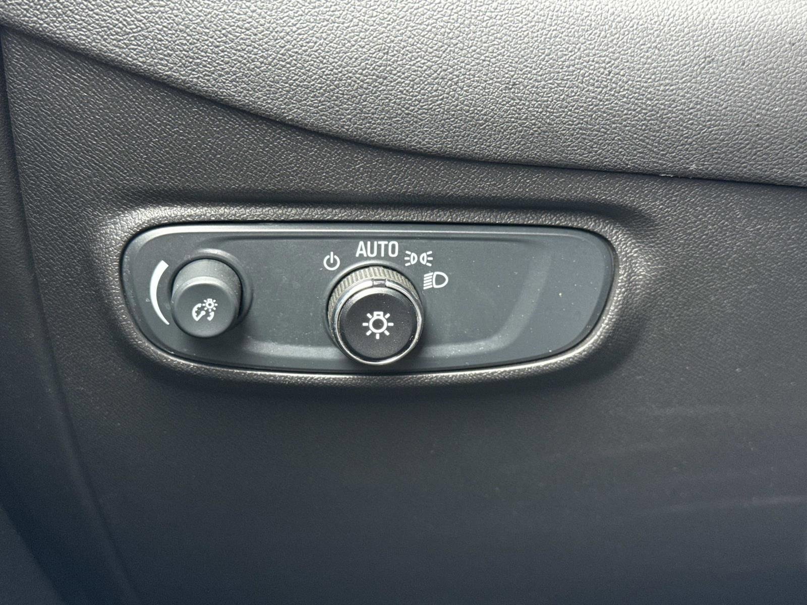 Used 2024 Chevrolet Equinox LT image 18