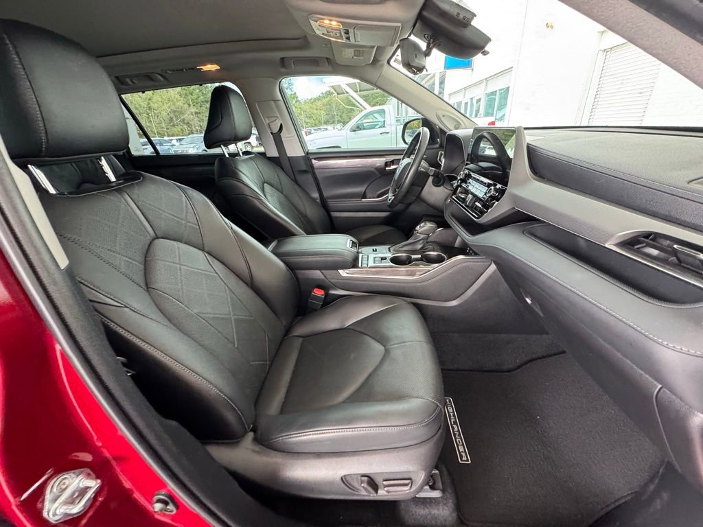 Used 2022 Toyota Highlander Platinum image 15