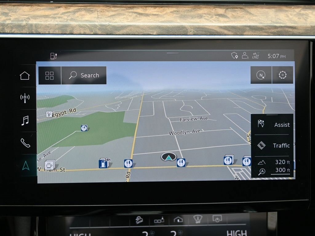 Used 2019 Audi e-tron Prestige w/ Prestige Package image 23