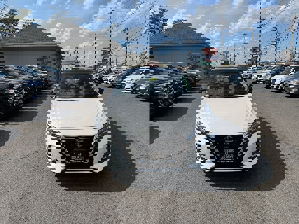 Used 2021 Nissan Sentra SR w/ SR Premium Package image 2