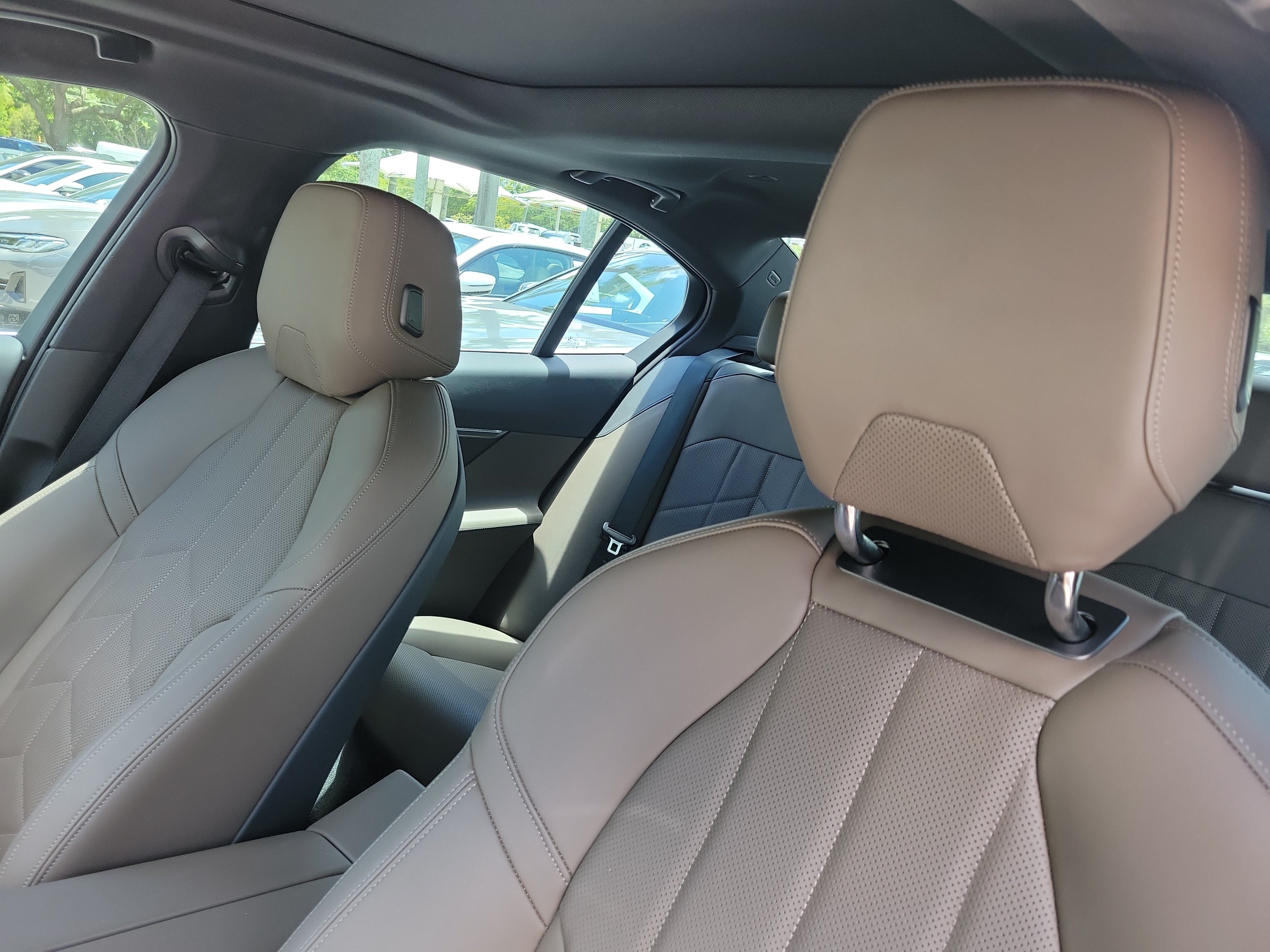 Used 2024 BMW 530i w/ Convenience Package RWD image 34