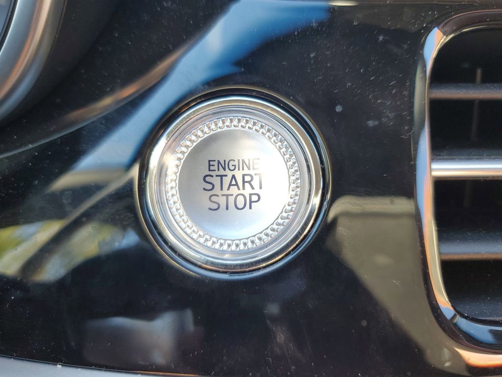 Certified 2025 Genesis G70 2.5T image 33