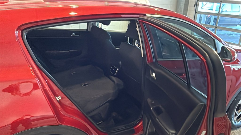 Used 2020 Kia Sportage LX image 15