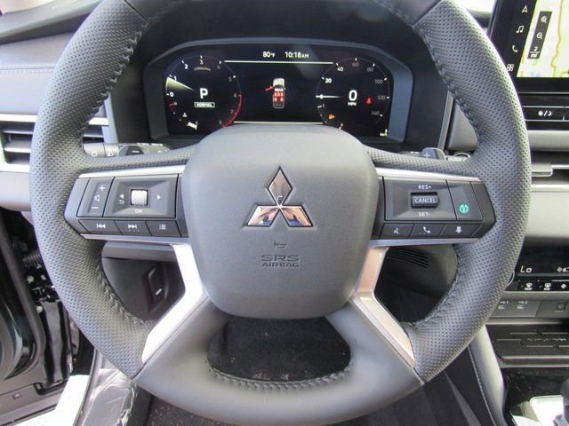 New 2025 Mitsubishi Outlander SE image 23