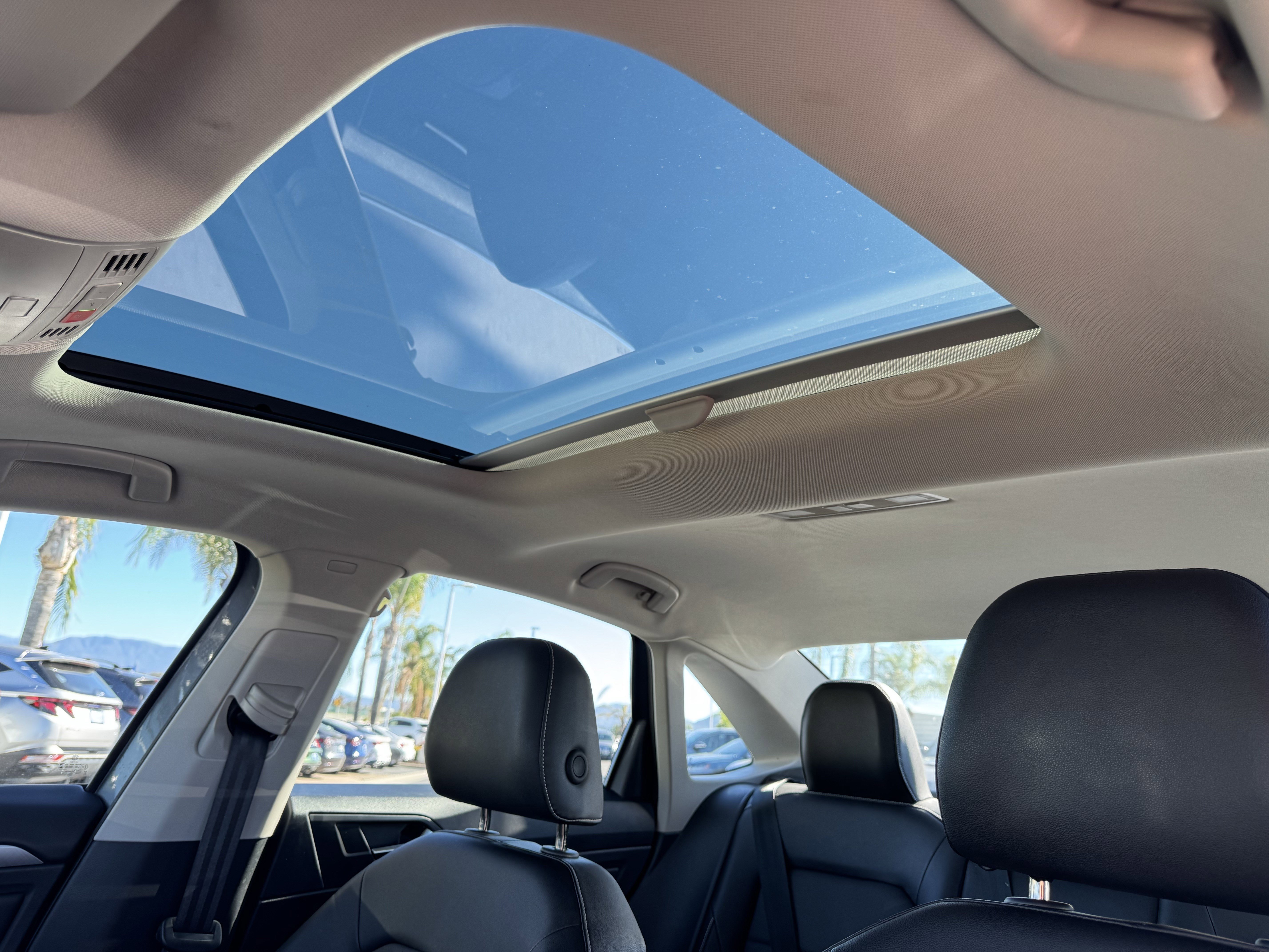 Certified 2024 Volkswagen Jetta SE image 32