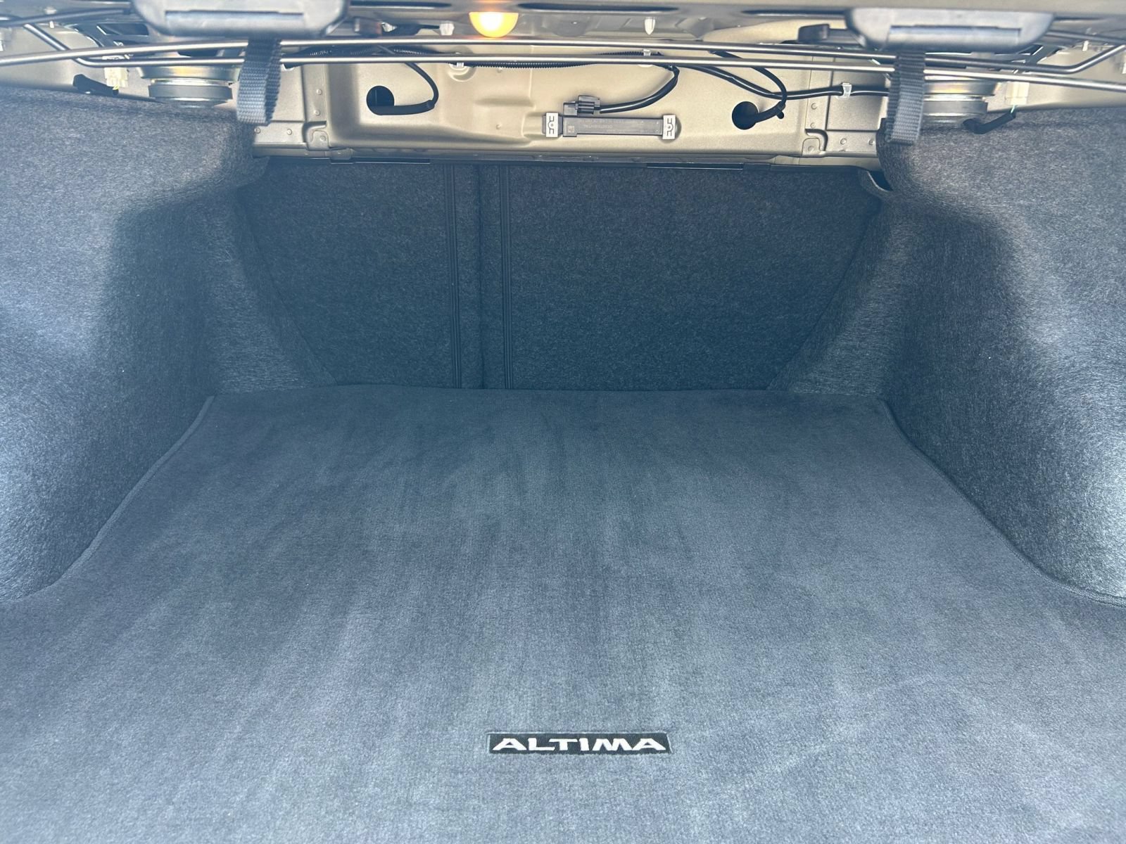 Used 2025 Nissan Altima 2.5 SV FWD image 21