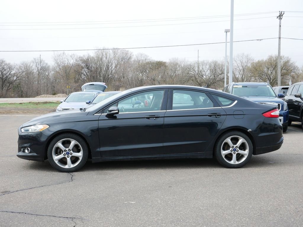 Used 2015 Ford Fusion SE w/ Equipment Group 201A image 4
