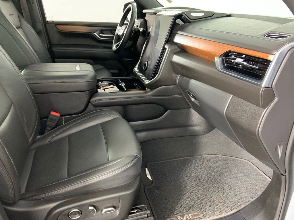 Used 2025 GMC Yukon Denali w/ Sun & Power Step Package image 19