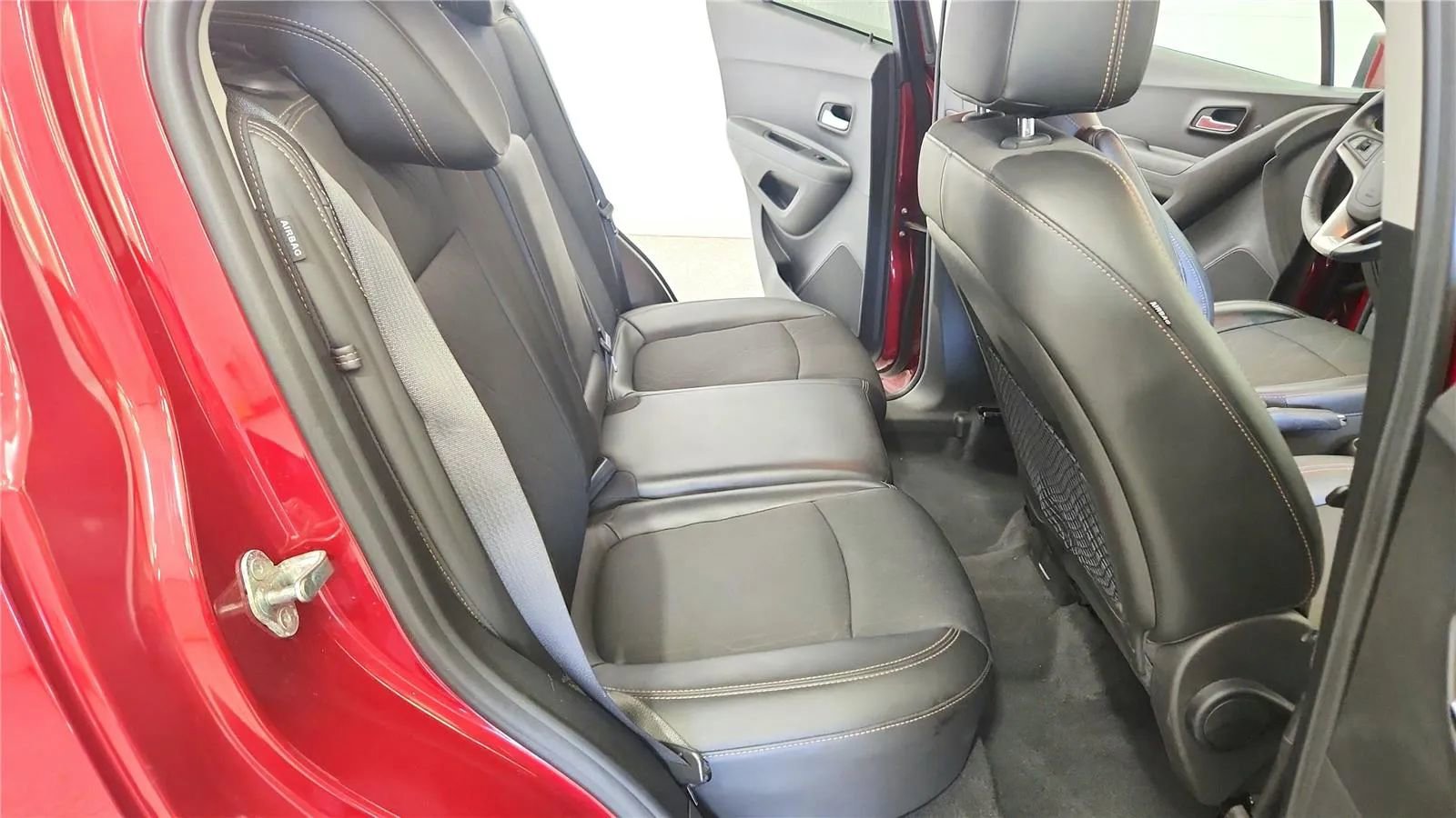 Used 2020 Chevrolet Trax LT w/ Driver Confidence Package FWD image 37