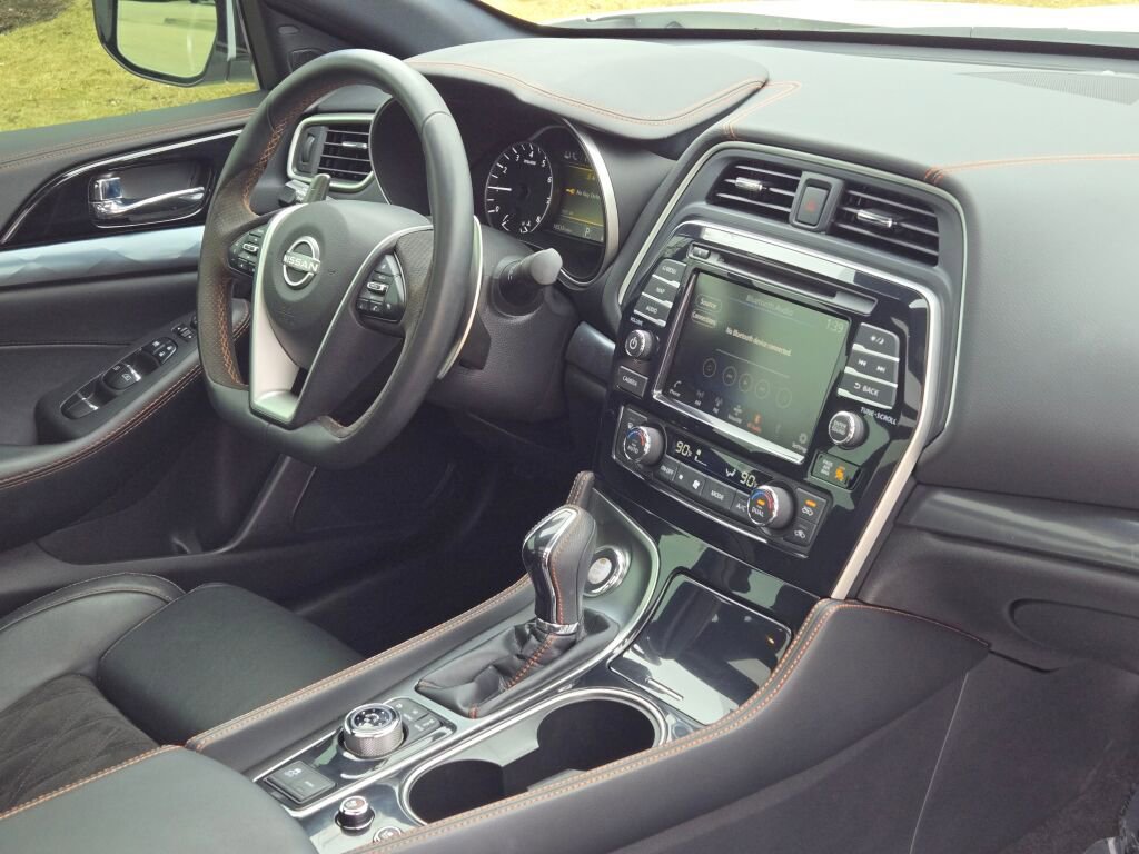 Used 2023 Nissan Maxima SR w/ Sport Mat Group image 8