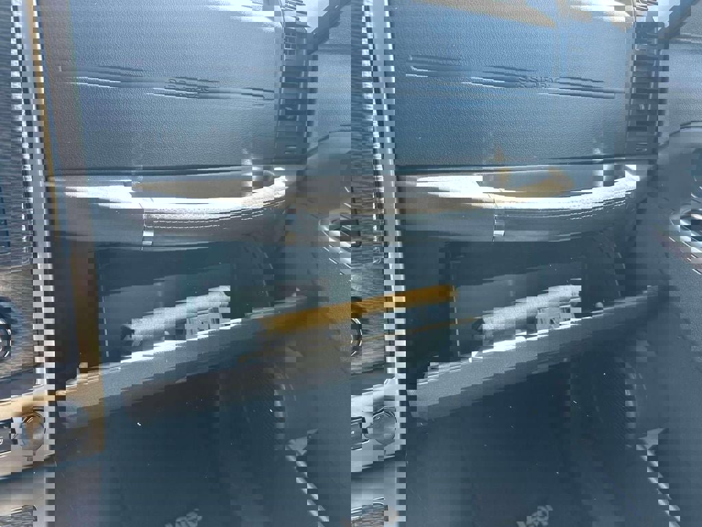 Used 2012 Jeep Liberty Limited Jet w/ Comfort/Convenience Group image 32