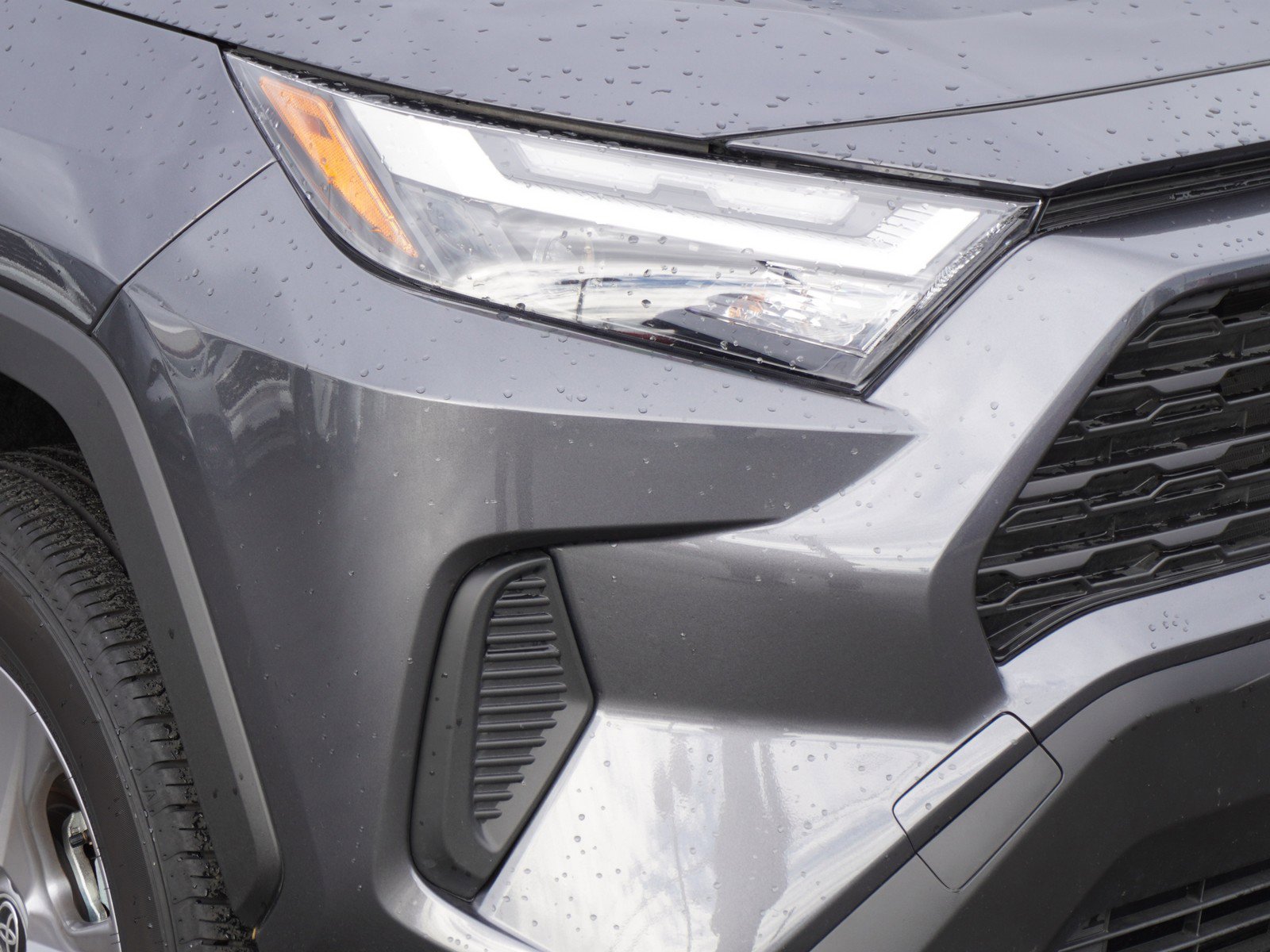 Used 2025 Toyota RAV4 XLE image 3