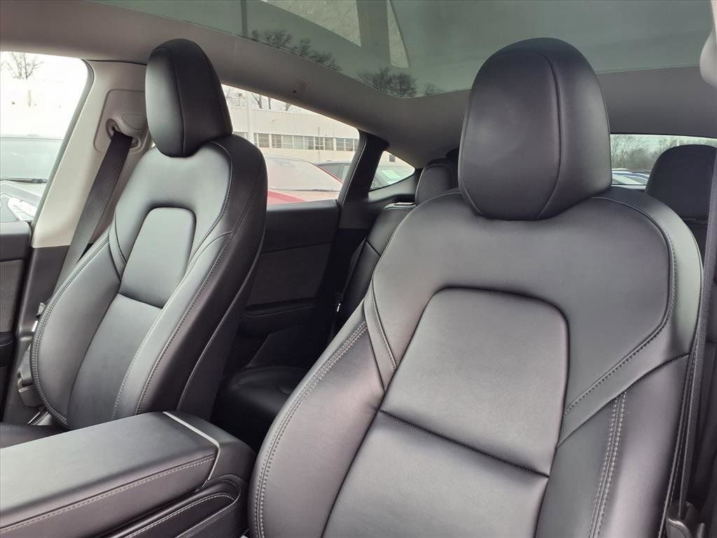 Used 2023 Tesla Model Y Performance image 12