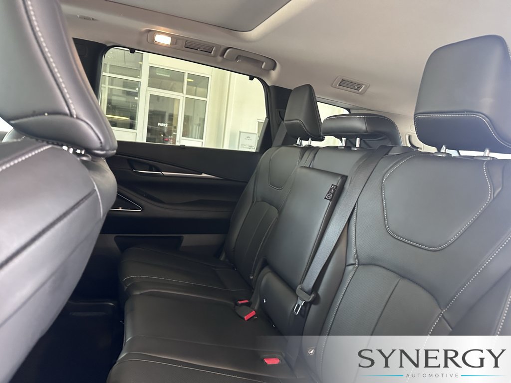Certified 2025 INFINITI QX60 Sensory w/ Vision Package AWD/4WD image 31