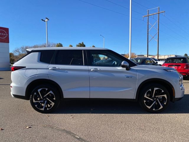 Used 2024 Mitsubishi Outlander 4WD Plug-In Hybrid image 6