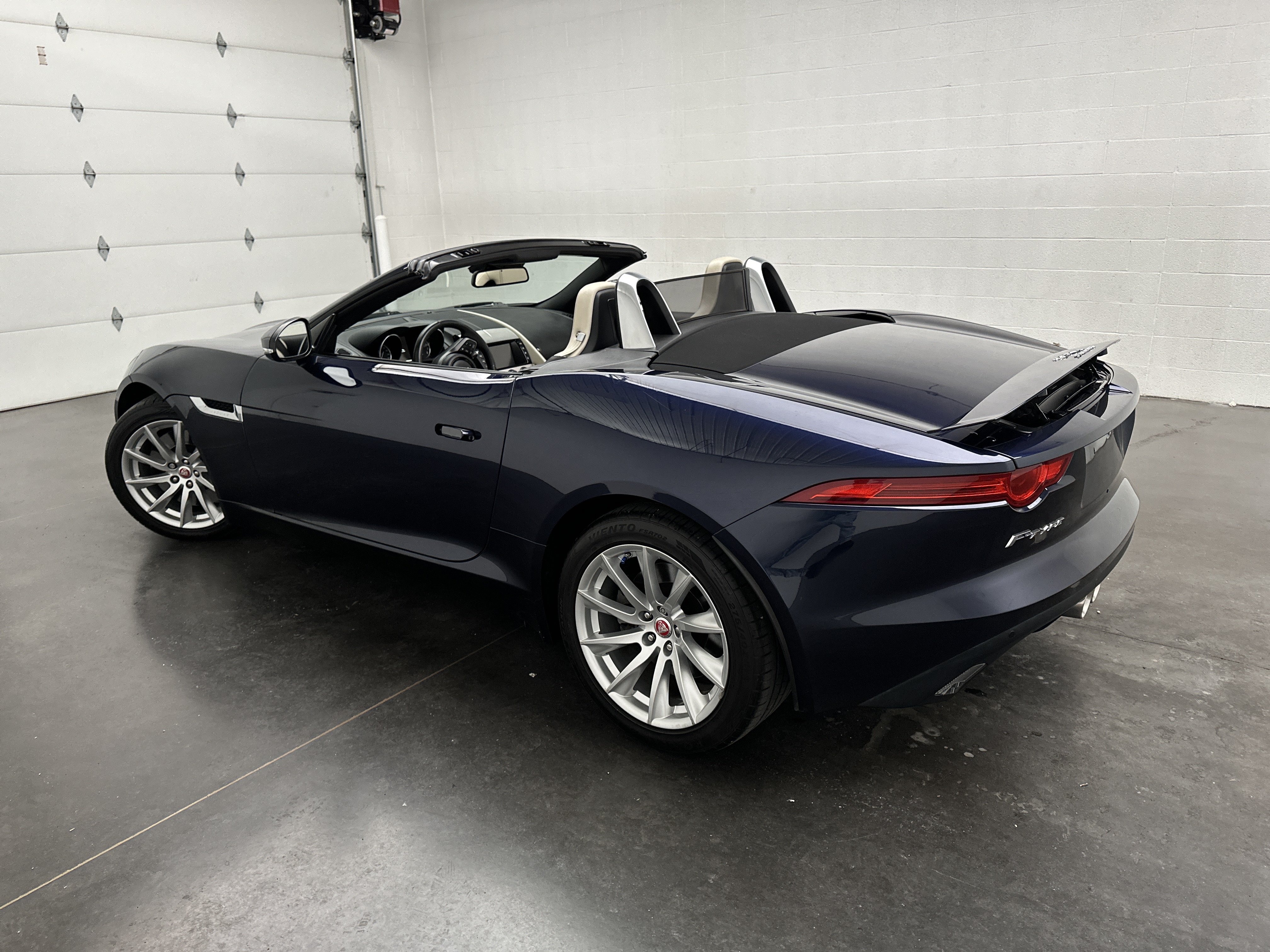 Used 2016 Jaguar F-TYPE Convertible RWD image 43