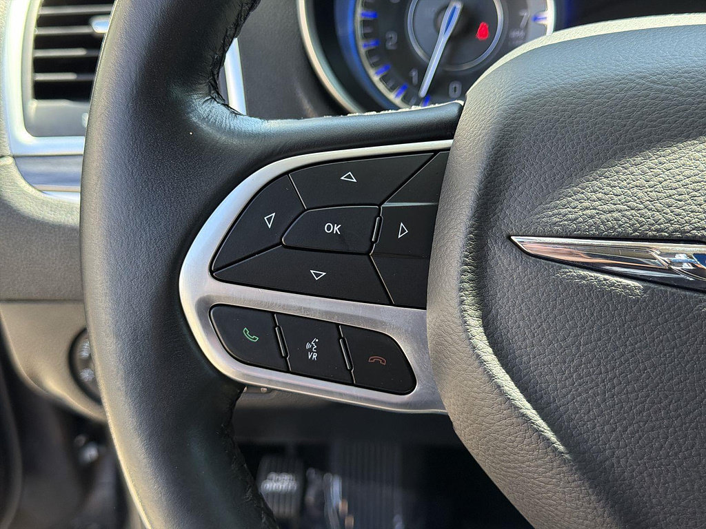 Used 2022 Chrysler 300 Touring L w/ Safetytec Plus Group RWD image 34