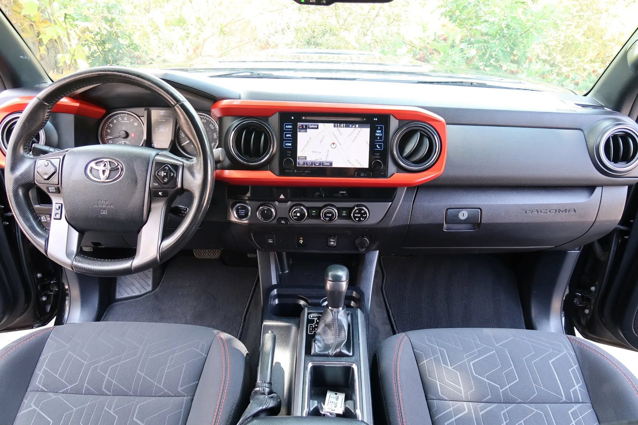 Used 2017 Toyota Tacoma TRD Sport w/ Tow Package (A/T) AWD/4WD image 27