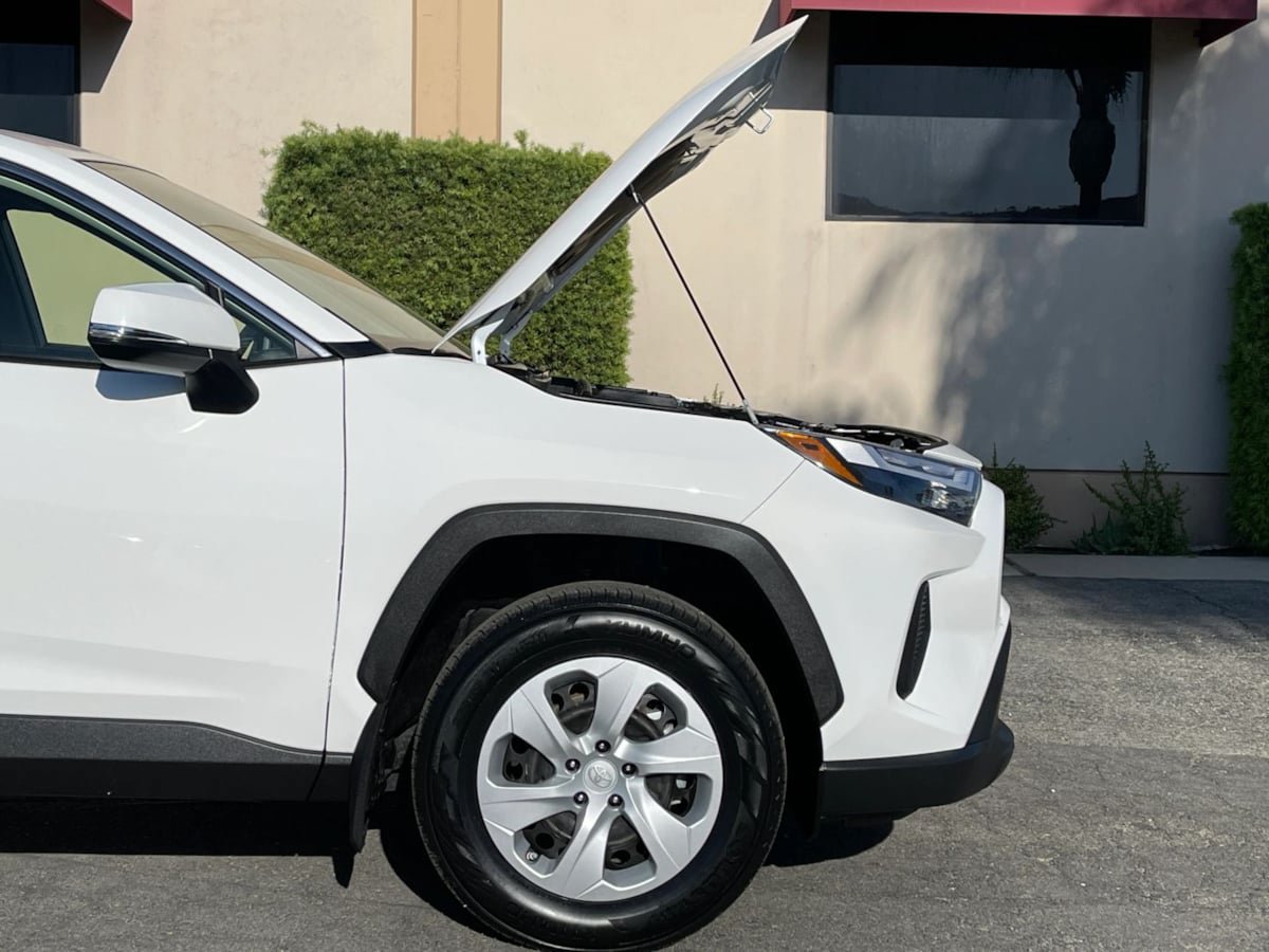Used 2025 Toyota RAV4 LE FWD image 30