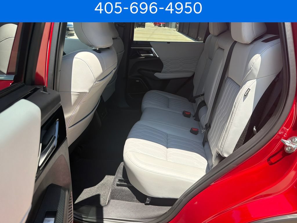Used 2026 Mitsubishi Outlander SEL FWD image 24